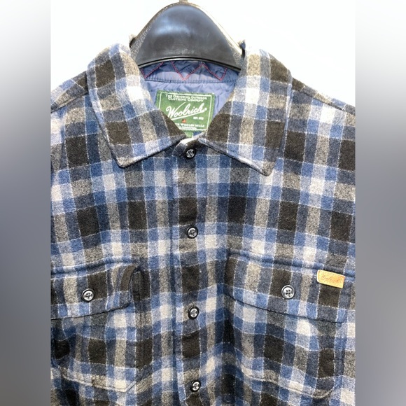 Woolrich Flannel Button Down Long Sleeve 100% Wool Size Medium Blue - Picture 2 of 4